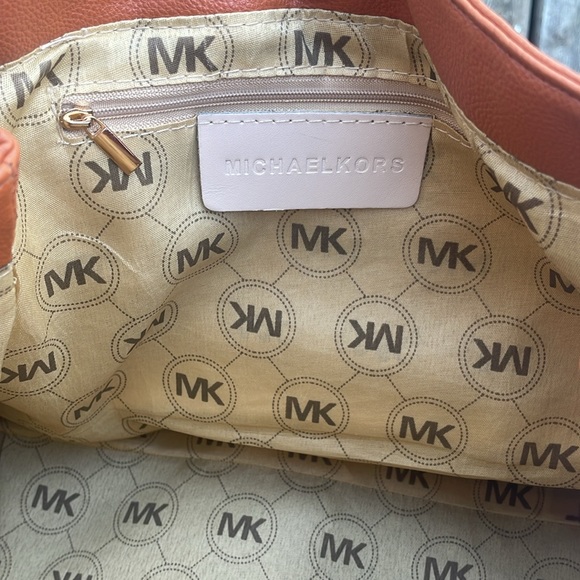 Michael Kors Pebble Chain Bag Purse - Picture 9 of 10